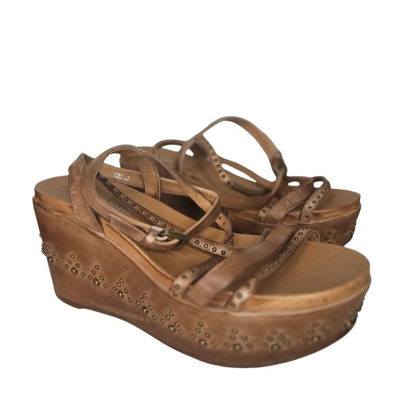 Antelope NWOT Women's Taupe tan Leather Studded Wedge Sandals Size 37 boho strap - Picture 4 of 10